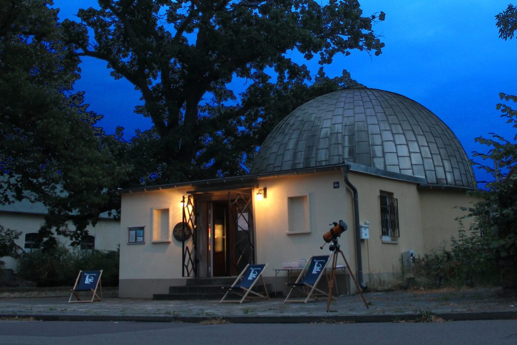 Planetarium Kanena zur Blauen Stunde